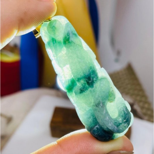 天然A貨緬甸玉 冰飄藍花手工雕蜥蜴/吸金千億翡翠玉墜 冰起膠底妝 滿滿漂亮過底純色藍花-細節圖9