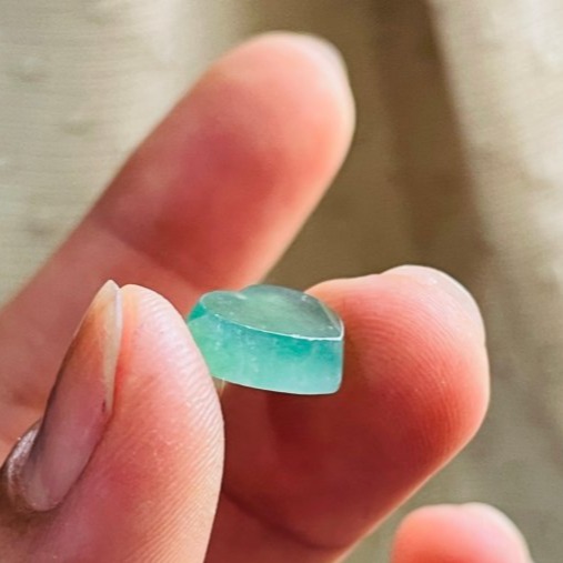 天然A貨緬甸玉 冰種湖綠心形/愛心翡翠裸石 晶透色滿勻稱 清晰透字 厚度立體飽滿 鑲嵌小高貨-細節圖6