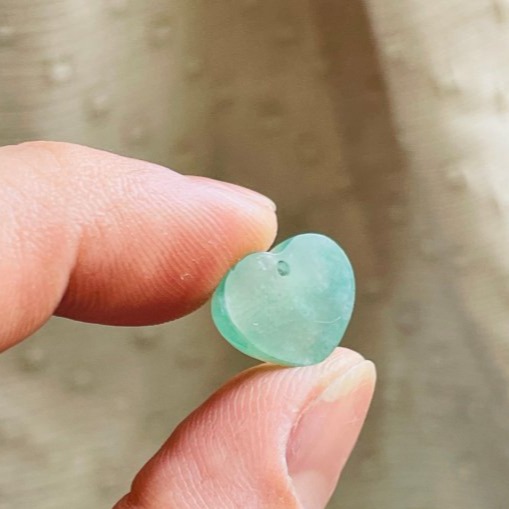 天然A貨緬甸玉 冰種湖綠心形/愛心翡翠裸石 晶透色滿勻稱 清晰透字 厚度立體飽滿 鑲嵌小高貨-細節圖7