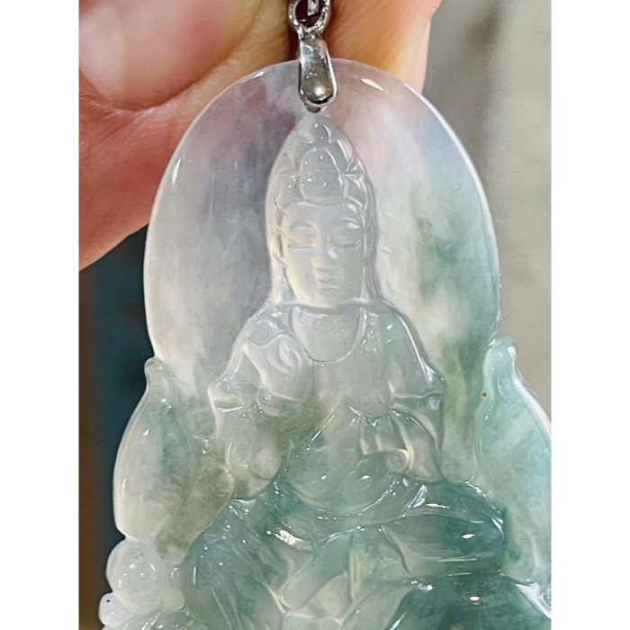 天然A貨緬甸玉 高冰牛仔藍飄花普賢菩薩翡翠佛牌 玻璃白冰為底 大抹藍花點綴 磨砂精緻法像 完美一刀切牌形-細節圖2