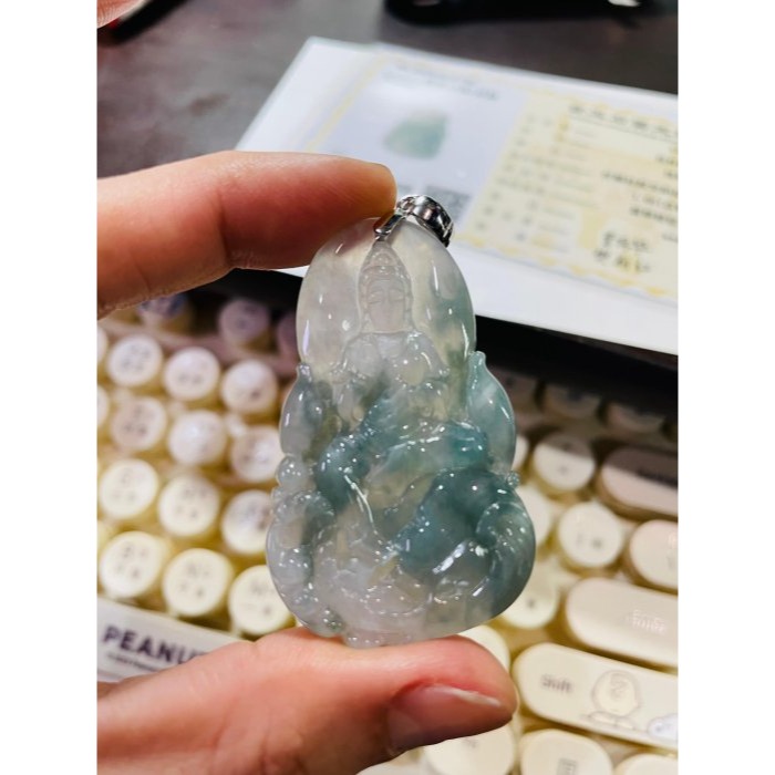 天然A貨緬甸玉 高冰牛仔藍飄花普賢菩薩翡翠佛牌 玻璃白冰為底 大抹藍花點綴 磨砂精緻法像 完美一刀切牌形-細節圖9