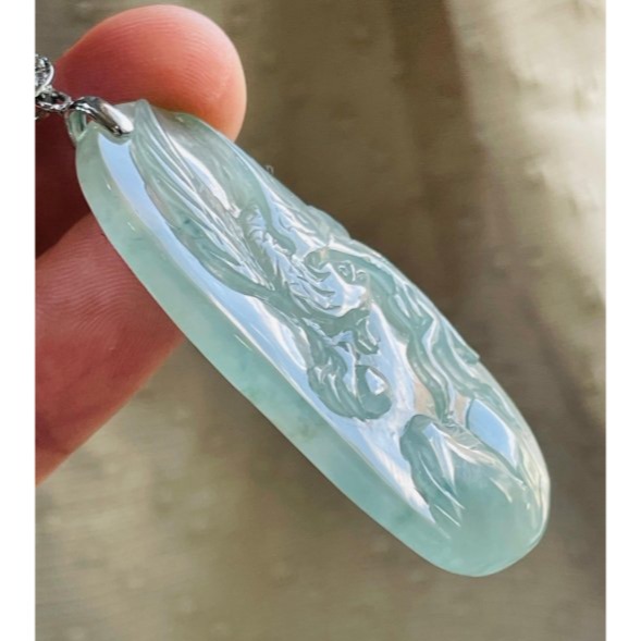 天然A貨翡翠 老坑冰飄花手工雙面雕抓住機遇翡翠鳳牌 起光晶透勻稱滿綠底色 滿滿靈動小藍花點綴其中-細節圖3