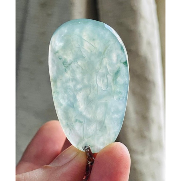 天然A貨翡翠 老坑冰飄花手工雙面雕抓住機遇翡翠鳳牌 起光晶透勻稱滿綠底色 滿滿靈動小藍花點綴其中-細節圖6