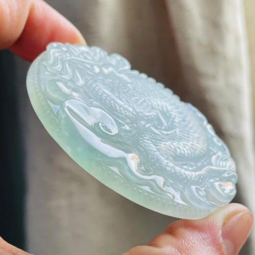 天然A貨緬甸玉 冰種飄花俏雕神龍現世翡翠龍牌 起光冰晴底色 綠俏祥雲.龍珠 高貨鐲心料 附台証-細節圖3