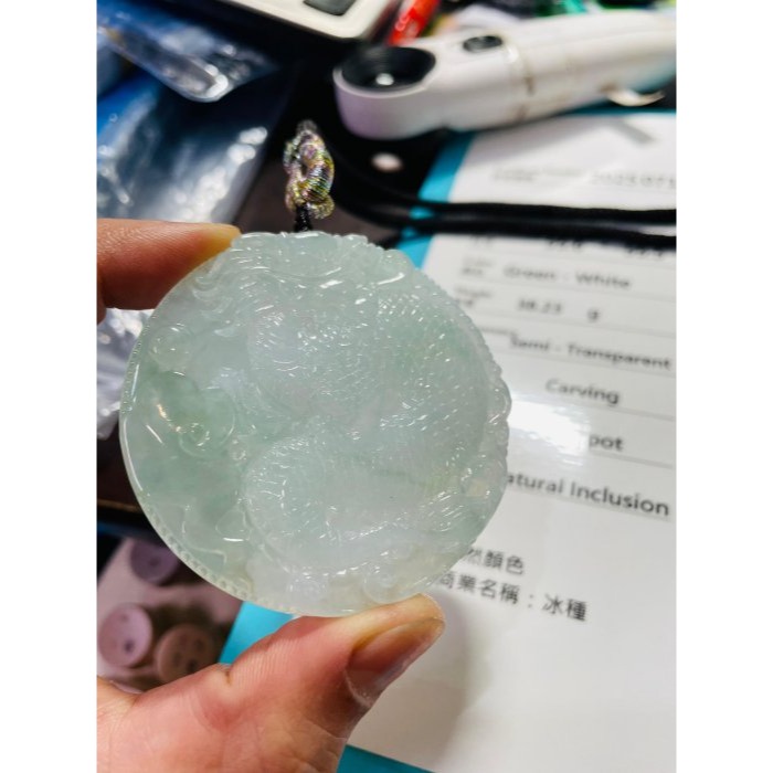 天然A貨緬甸玉 冰種飄花俏雕神龍現世翡翠龍牌 起光冰晴底色 綠俏祥雲.龍珠 高貨鐲心料 附台証-細節圖10