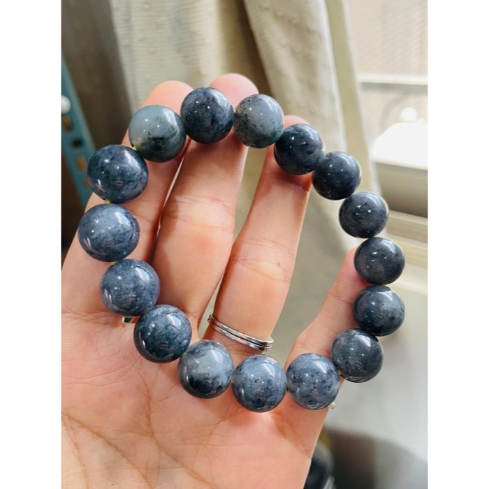 天然A貨緬甸玉 老坑烏雞13mm圓珠翡翠手珠/手串17cm手圍 顆顆起膠透光 黑全化為芝麻點 完美度99%-細節圖2