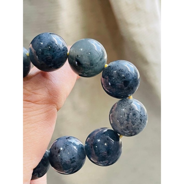 天然A貨緬甸玉 老坑烏雞13mm圓珠翡翠手珠/手串17cm手圍 顆顆起膠透光 黑全化為芝麻點 完美度99%-細節圖5