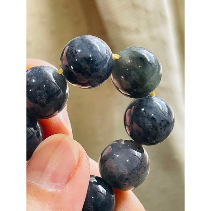 天然A貨緬甸玉 老坑烏雞13mm圓珠翡翠手珠/手串17cm手圍 顆顆起膠透光 黑全化為芝麻點 完美度99%-細節圖7
