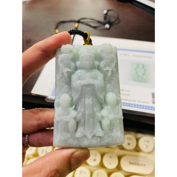 天然A貨緬甸玉 水潤烏雞綠天上聖母/千順媽祖翡翠佛牌 膠潤果綠滿底色 微帶芝麻點 大牌形請留意-細節圖9