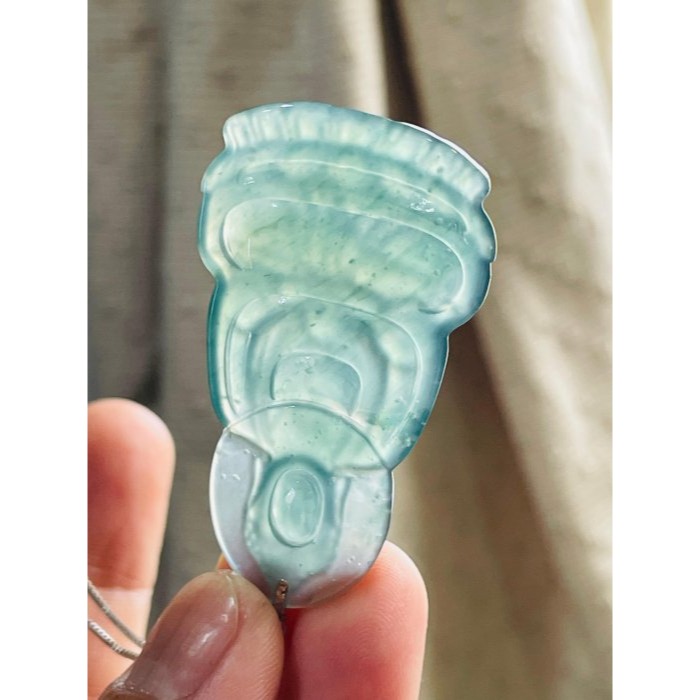 天然A貨翡翠 冰玻危綠精雕大日如來翡翠18K金佛墜 滿綠透字玻璃種瓜料 精開莊嚴慈悲法像-細節圖6