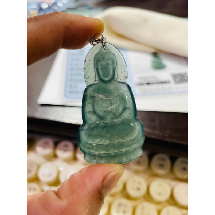天然A貨翡翠 冰玻危綠精雕大日如來翡翠18K金佛墜 滿綠透字玻璃種瓜料 精開莊嚴慈悲法像-細節圖10