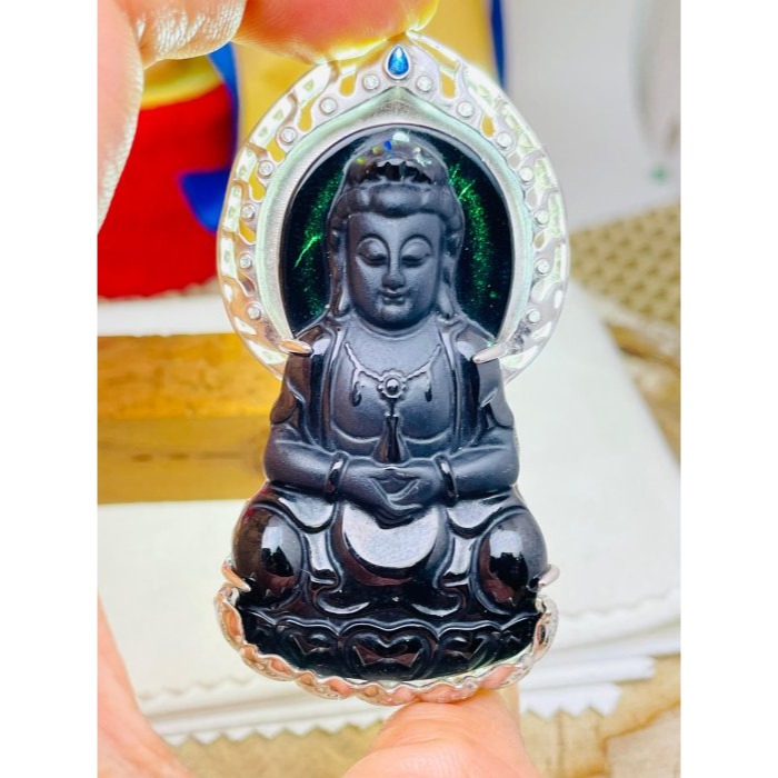 天然A貨緬甸玉 墨翠純黑精雕淨瓶觀翡翠佛墜 勻稱純黑 底庄細膩 磨砂精開莊嚴慈悲法像 大器珠寶設計厚銀鑲嵌-細節圖9