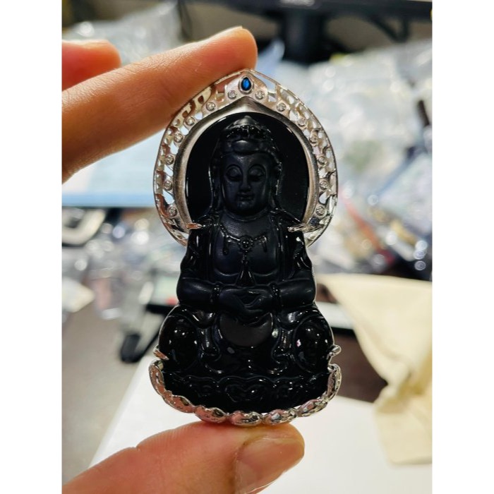 天然A貨緬甸玉 墨翠純黑精雕淨瓶觀翡翠佛墜 勻稱純黑 底庄細膩 磨砂精開莊嚴慈悲法像 大器珠寶設計厚銀鑲嵌-細節圖11