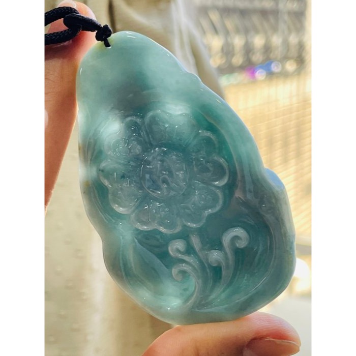 天然A貨翡翠 細潤危藍雙面雕度母翡翠佛牌 溫潤全透光滿色 厚庄大器牌形 雕工精緻-細節圖6