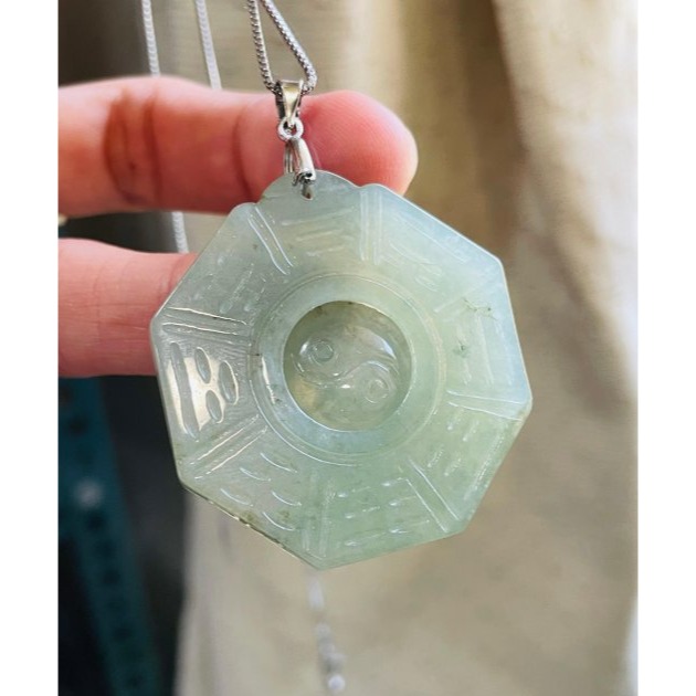 天然A貨緬甸玉 冰油青太極八卦翡翠玉墜 起冰帶膠感 透手影好水頭 照燈能見些微色點-細節圖3