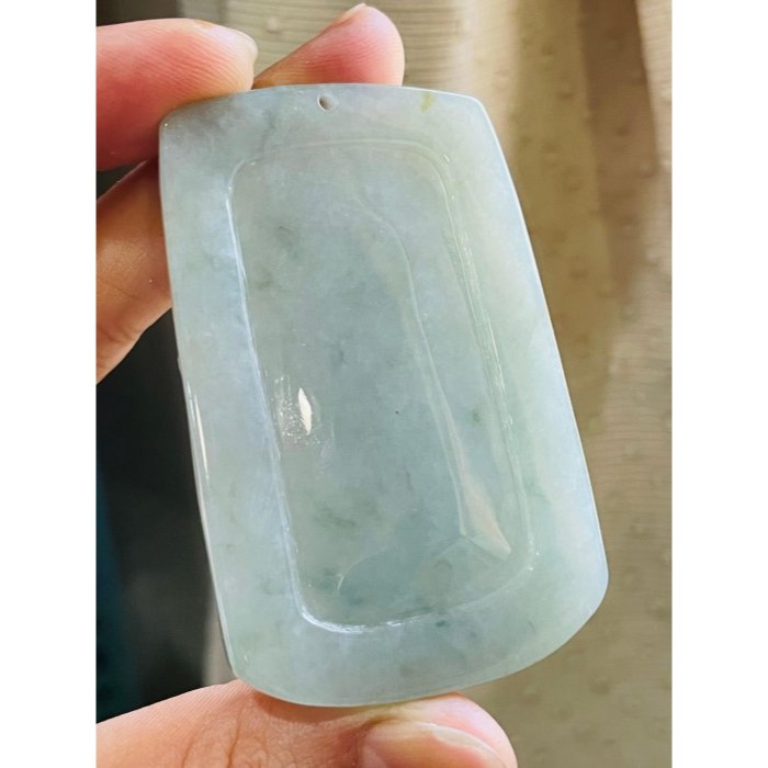 天然A貨緬甸玉 冰晴綠飄花獨家版玄天上帝翡翠玉牌 冰綠滿底色碎藍花點綴 頭帶神冠法像精開 方正64牌型-細節圖6