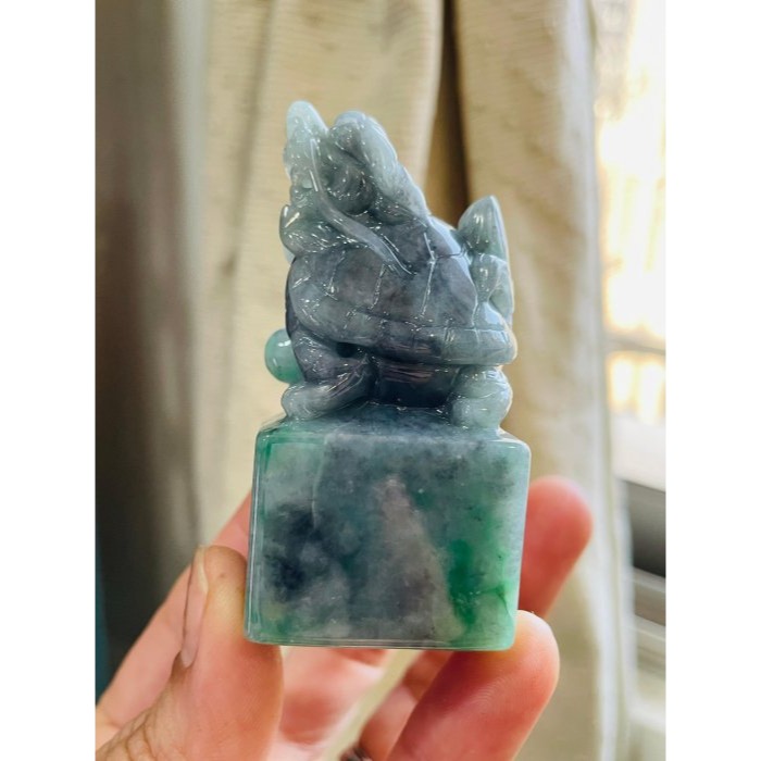 天然A貨緬甸玉 老坑冰烏雞綠手工雕滿載而龜昂首龍龜翡翠印章/方印/公司章 冰膠油瞤 滿滿辣綠 尊貴大器印-細節圖2