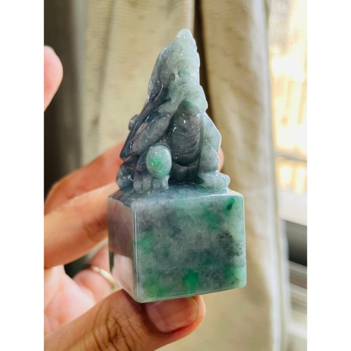天然A貨緬甸玉 老坑冰烏雞綠手工雕滿載而龜昂首龍龜翡翠印章/方印/公司章 冰膠油瞤 滿滿辣綠 尊貴大器印-細節圖3