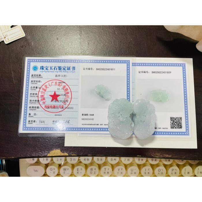 天然A貨緬甸玉 冰種粉春彩手工雕公母貔貅翡翠玉墜(一對) 粉嫩晶透起光感 嘴含活珠有求必應-細節圖10