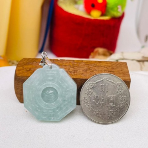 天然A貨緬甸玉 冰潤晴藍太極八卦翡翠玉墜 起冰滿綠底色 晶透帶色有水頭 大小易配戴-細節圖2