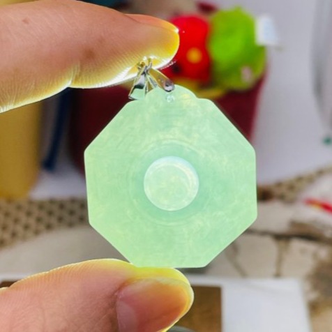 天然A貨緬甸玉 冰潤晴藍太極八卦翡翠玉墜 起冰滿綠底色 晶透帶色有水頭 大小易配戴-細節圖9