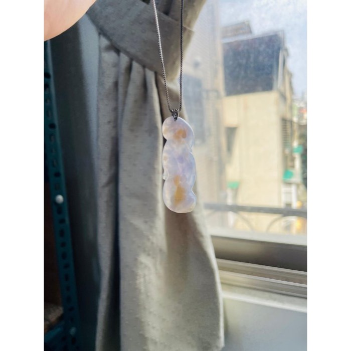 天然A貨緬甸玉 冰膠艷紫三彩隨形雕福慧圓滿翡翠佛墜 老坑冰芙蓉底妝 妖紫梨黃藍花 色艷多彩 附台証-細節圖8