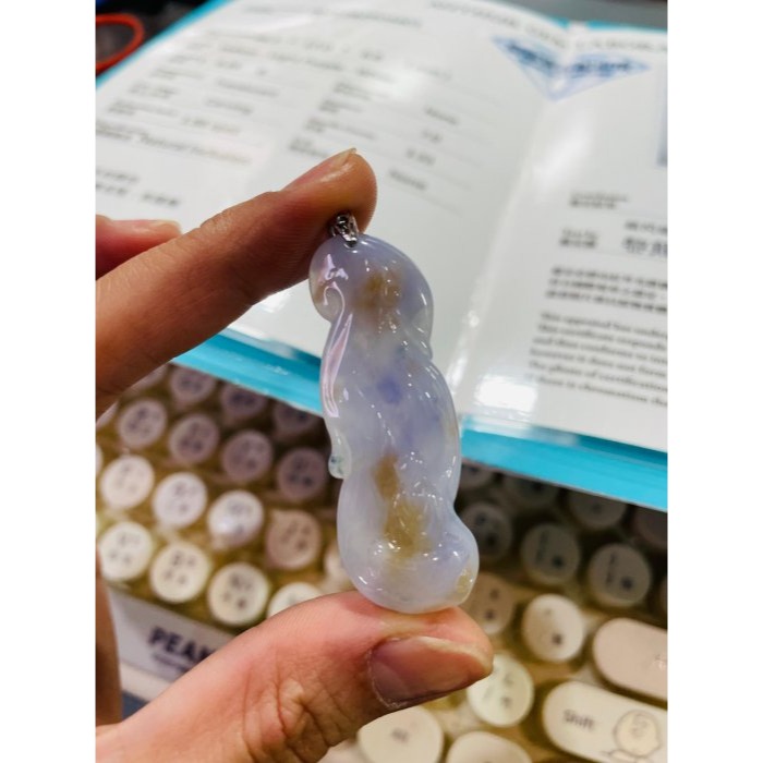 天然A貨緬甸玉 冰膠艷紫三彩隨形雕福慧圓滿翡翠佛墜 老坑冰芙蓉底妝 妖紫梨黃藍花 色艷多彩 附台証-細節圖10