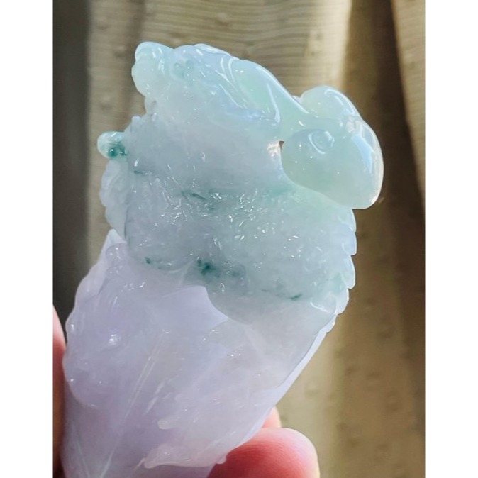 天然A貨緬甸玉 老坑冰飄花手工精雕步步高升招財貔貅翡翠印章/方印/收藏印 冰膠粉紫晴綠底色 滿滿靈動藍花 附台証-細節圖6