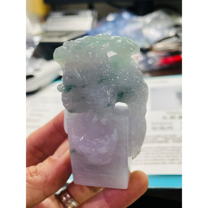 天然A貨緬甸玉 老坑冰飄花手工精雕步步高升招財貔貅翡翠印章/方印/收藏印 冰膠粉紫晴綠底色 滿滿靈動藍花 附台証-細節圖9