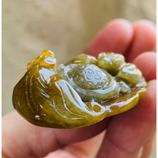 天然A貨緬甸玉 溫潤糖黃漸變手工巧雕福壽雙全翡翠玉墜 油潤滿黃肉 厚度足工立體 不柴全透光-細節圖3