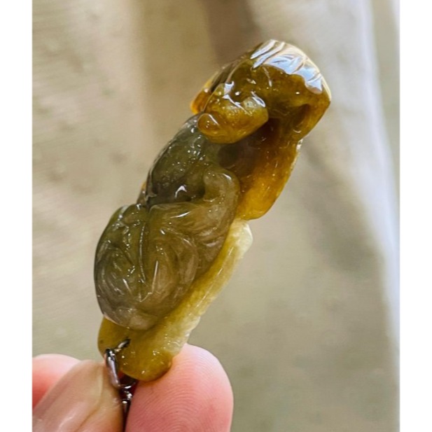 天然A貨緬甸玉 溫潤糖黃漸變手工巧雕福壽雙全翡翠玉墜 油潤滿黃肉 厚度足工立體 不柴全透光-細節圖4