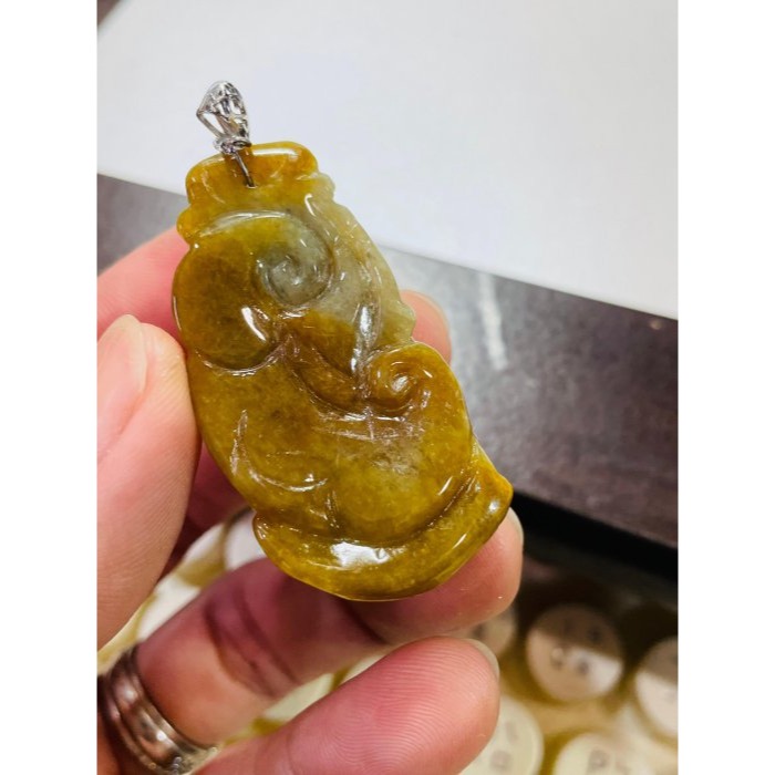 天然A貨緬甸玉 溫潤糖黃漸變手工巧雕福壽雙全翡翠玉墜 油潤滿黃肉 厚度足工立體 不柴全透光-細節圖11