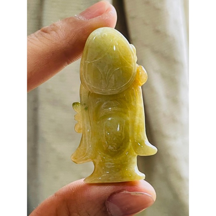 天然A貨緬甸玉 老坑梨黃俏色雕財神爺翡翠玉墜 老熟油亮滿黃俏糖黃 小飄綠 冰潤色滿手持財神扇-細節圖8