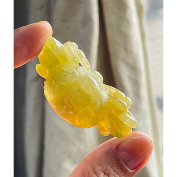 天然A貨緬甸玉 老坑黃加綠手工雕螃蟹/八方來財翡翠玉墜/包掛 起光感冰黃綠融合 幾抹陽綠點綴 晶透油滴般光澤-細節圖7