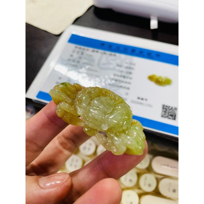 天然A貨緬甸玉 老坑黃加綠手工雕螃蟹/八方來財翡翠玉墜/包掛 起光感冰黃綠融合 幾抹陽綠點綴 晶透油滴般光澤-細節圖10