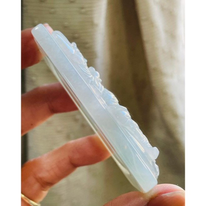 天然A貨緬甸玉 冰潤淡底色精雕坐姿關公翡翠玉牌 冰帶膠底庄 色淡有水頭 法像精開 牌形方正大器-細節圖5