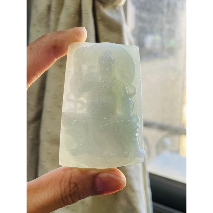 天然A貨緬甸玉 冰潤淡底色精雕坐姿關公翡翠玉牌 冰帶膠底庄 色淡有水頭 法像精開 牌形方正大器-細節圖8