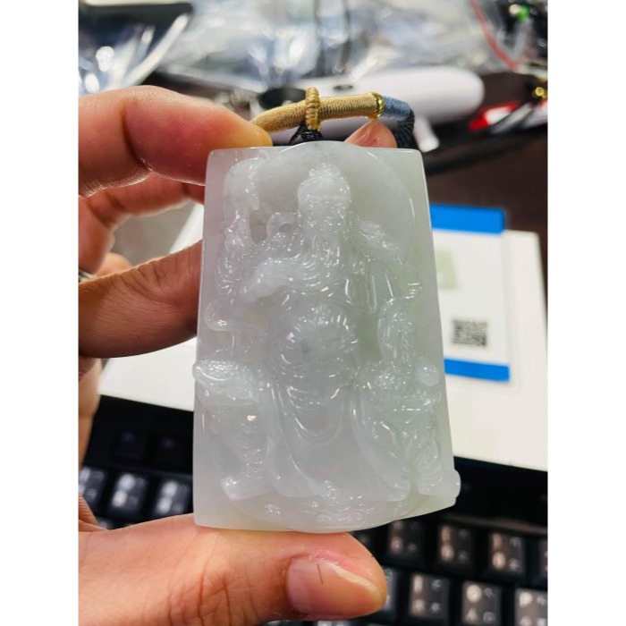 天然A貨緬甸玉 冰潤淡底色精雕坐姿關公翡翠玉牌 冰帶膠底庄 色淡有水頭 法像精開 牌形方正大器-細節圖10