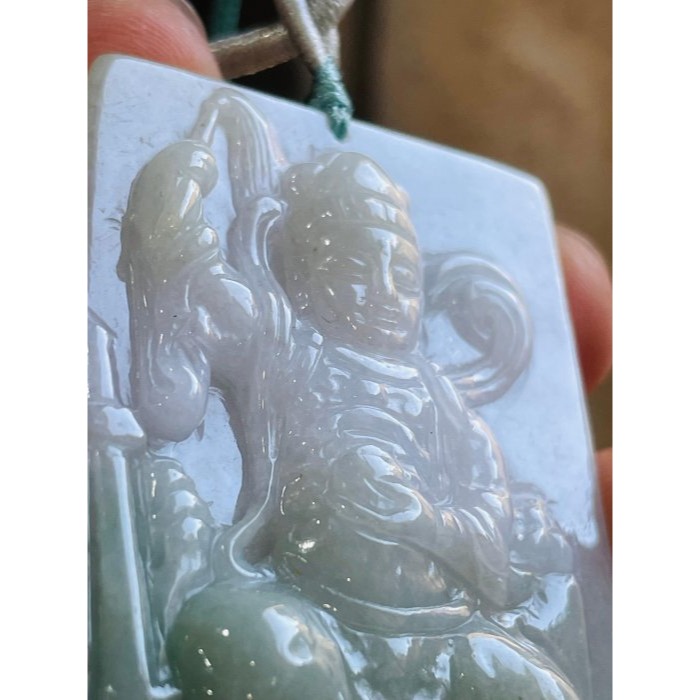 天然A貨緬甸玉 細潤半三水色九天玄女翡翠佛牌 水白綠各半分明 一刀切方正牌形 手持拂塵及八卦-細節圖3