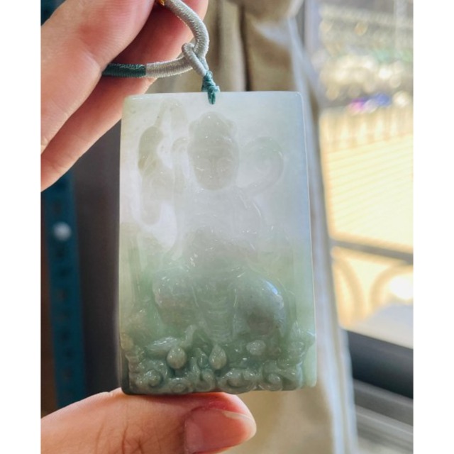 天然A貨緬甸玉 細潤半三水色九天玄女翡翠佛牌 水白綠各半分明 一刀切方正牌形 手持拂塵及八卦-細節圖8