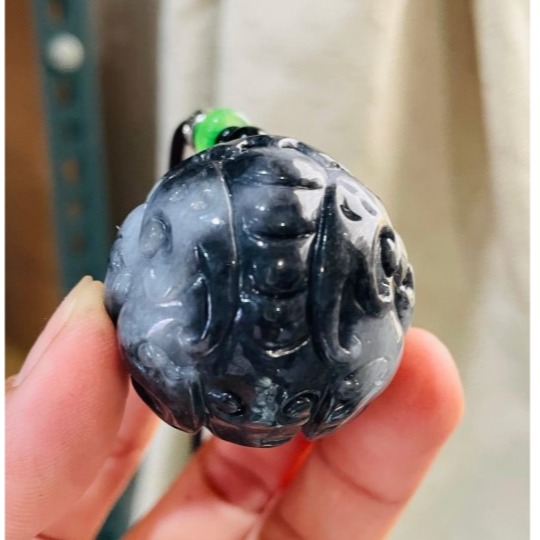 天然A貨緬甸玉 老烏雞全立體飛天貔貅翡翠玉墜 烏亮光澤 寓意:圓滿.周全.護佑無缺-細節圖5