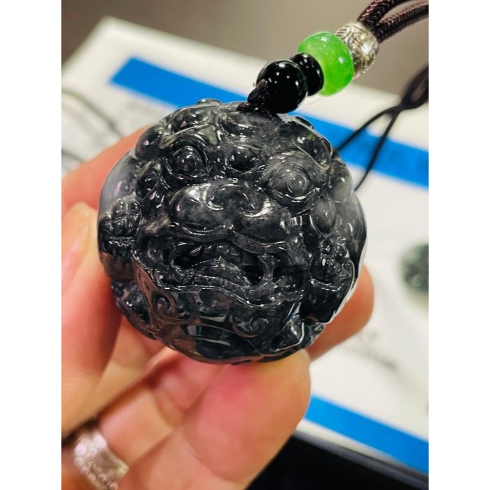 天然A貨緬甸玉 老烏雞全立體飛天貔貅翡翠玉墜 烏亮光澤 寓意:圓滿.周全.護佑無缺-細節圖8