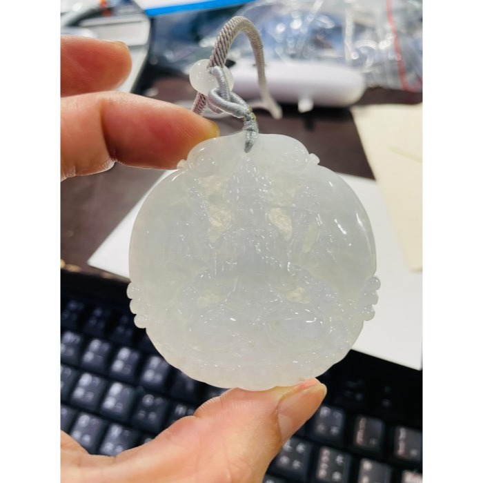 天然A貨緬甸玉 白冰千手觀音/八臂菩薩翡翠佛牌 冰起光感微透字好水頭 完美一刀切牌形 法像慈悲-細節圖10