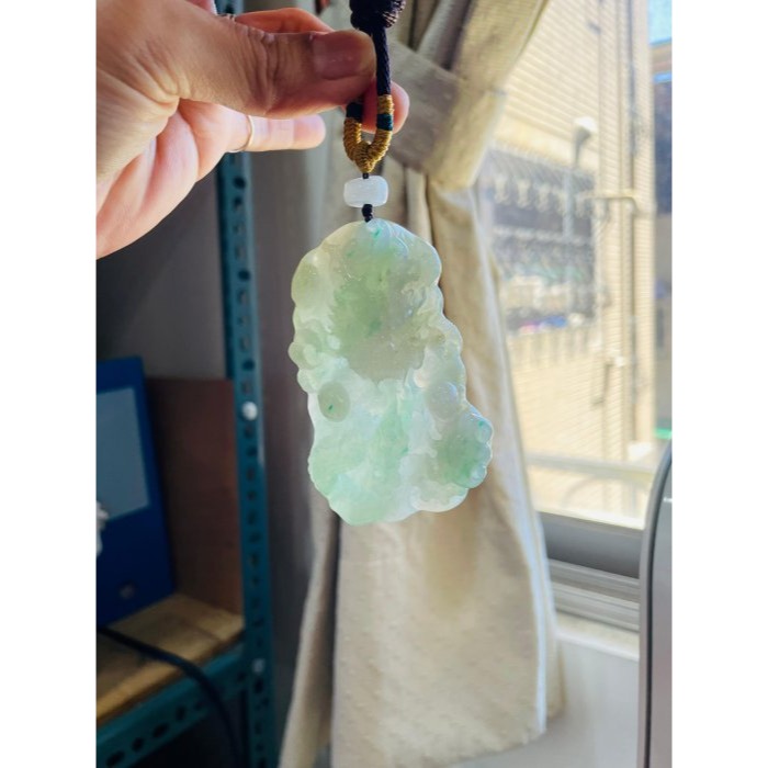 天然A貨緬甸玉 冰飄綠大師雕龍霸天下翡翠龍牌 冰起膠底飄陽綠花 灑金點綴 霸氣銳眼尖牙利爪-細節圖8