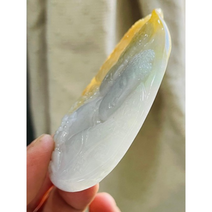 天然A貨緬甸玉 老坑油黃雙彩俏色巧雕佛魔一念之間翡翠佛墜 冰潤檸檬黃 膠潤淡綠肉 色分明 雕工剛柔並濟-細節圖4