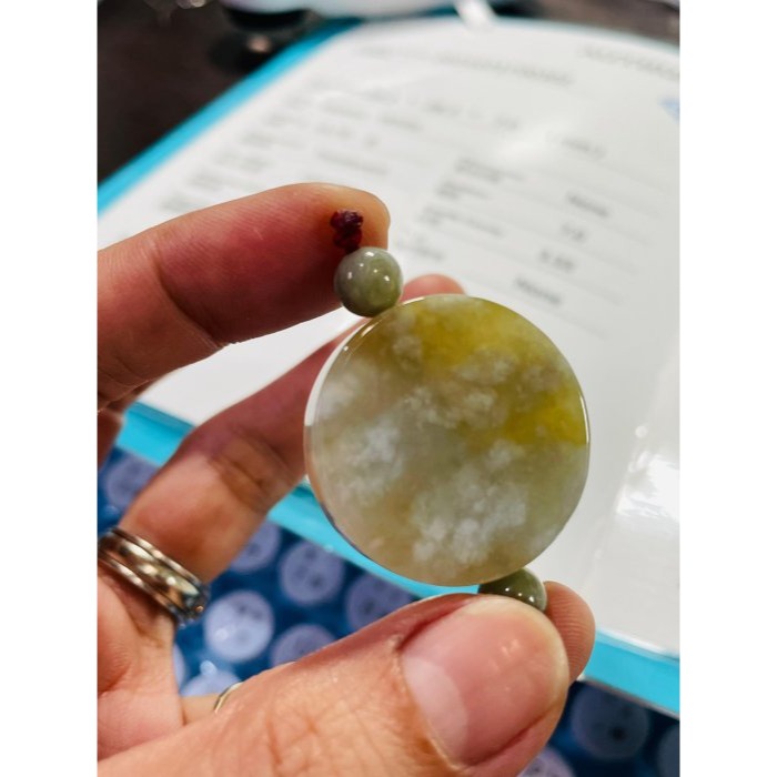 天然A貨緬甸玉 冰膠檸檬黃雙彩意境浮雲無事牌翡翠玉墜 冰透膠潤底妝 厚且全透光透手 附台証-細節圖10