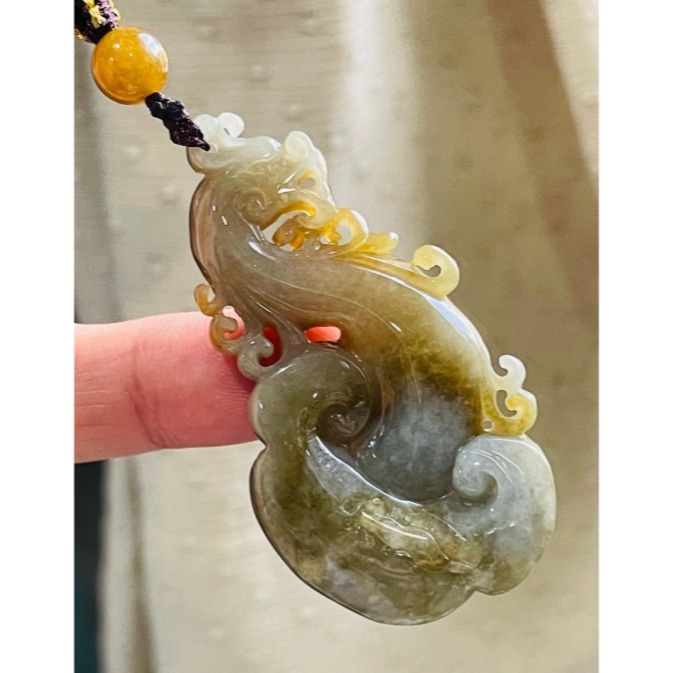 天然A貨緬甸玉 老坑蜜糖黃漸變手工巧雕攏如意翡翠小龍牌 冰帶油老熟 糖黃.梨黃.淡綠漸層過度-細節圖4