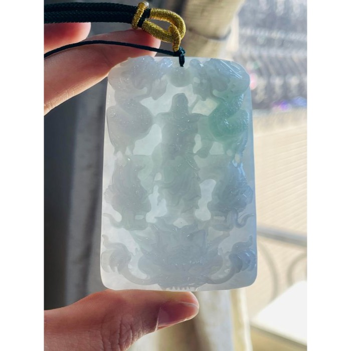 天然A貨緬甸玉 冰潤淡底色精工雕九龍關公翡翠玉牌 淡綠冰帶膠底庄 霸氣雕工法像精開 74牌形大器有份量請留意-細節圖8