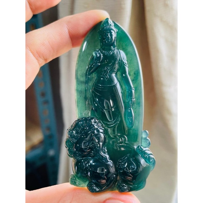 天然A貨翡翠 高冰危綠精雕文殊菩薩翡翠佛牌 老藍水透綠冰種瓜料 精開慈悲莊嚴法像-細節圖3