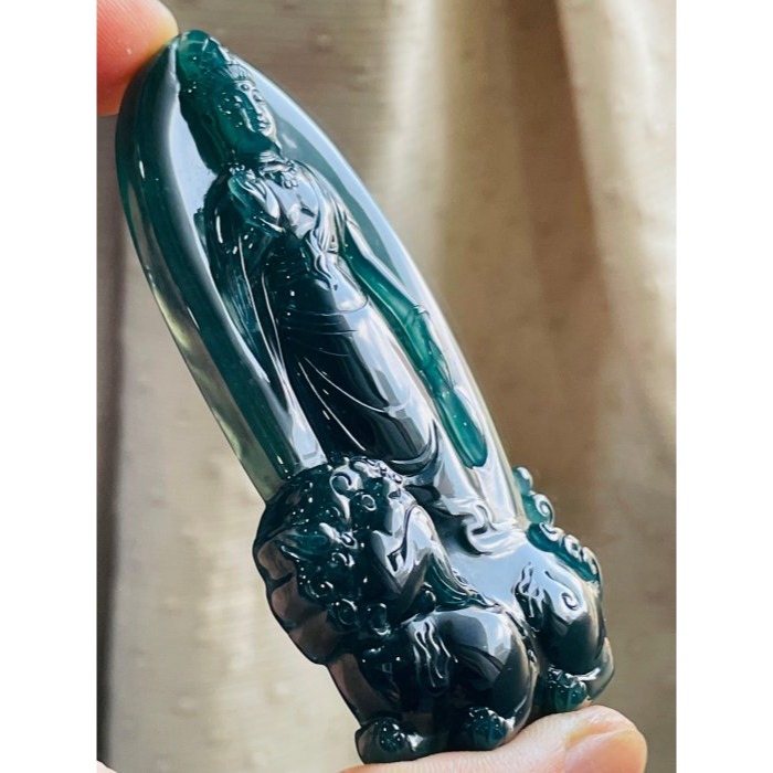 天然A貨翡翠 高冰危綠精雕文殊菩薩翡翠佛牌 老藍水透綠冰種瓜料 精開慈悲莊嚴法像-細節圖5
